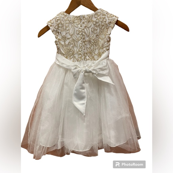 Sweet Kids Formal Dress in size 4T - Picture 2 of 3